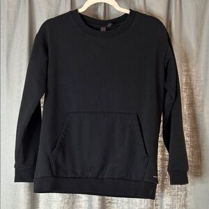 Mondetta Classic Black Pullover